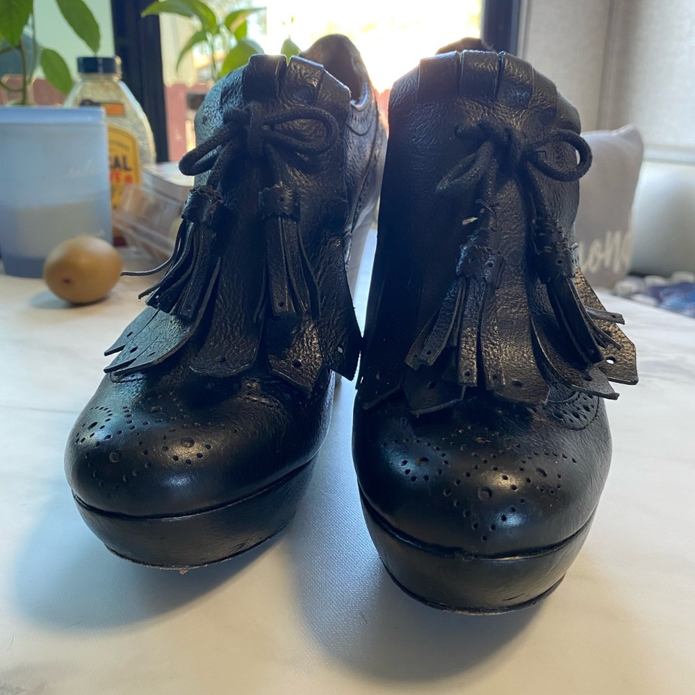 Leather Frye ankle boots with heel